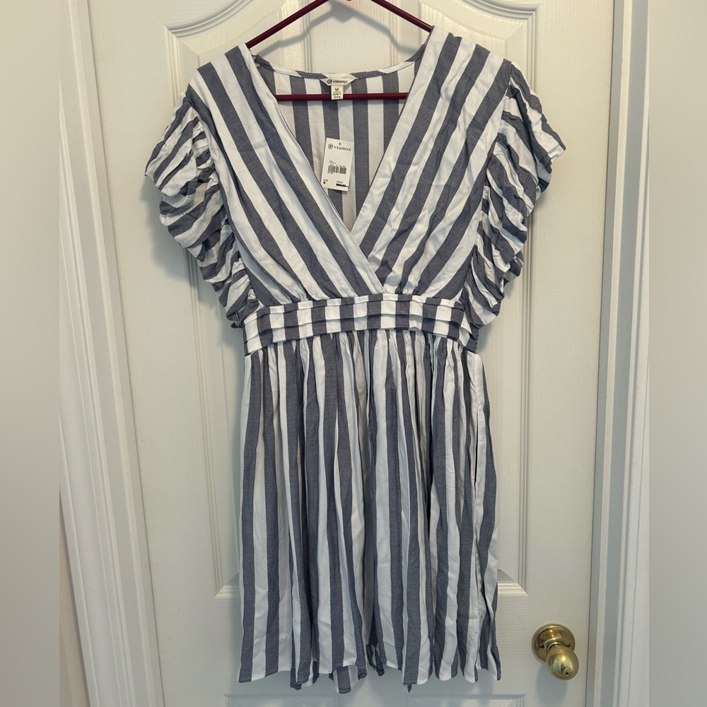 Versona Women’s Blue and White Striped V-Neck Dress Medium NWT